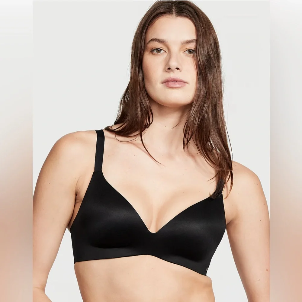 VICTORIA'S SECRET BARE
Infinity Flex Wireless Perfect Shape Bra - NEW - Picture 2 of 3